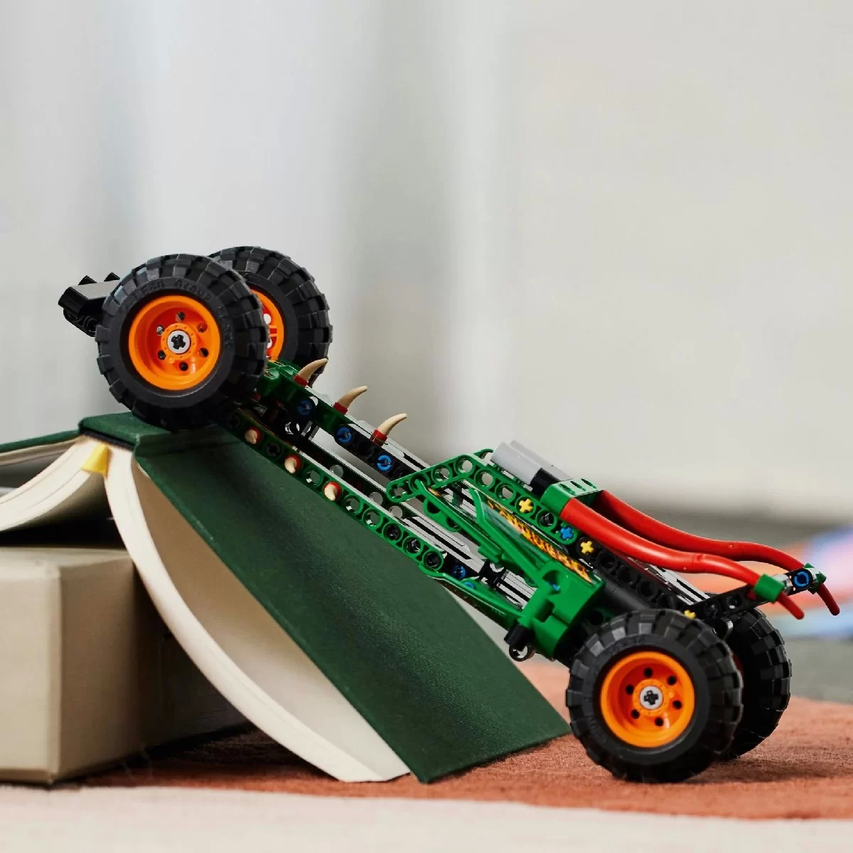 LEGO Technic Monster Jam Dragon 42149 Yaratıcı Yapım Seti 217 Parça